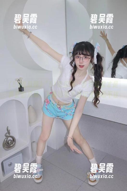 “51吃瓜网”首页好像才是真正的瓜场，下载明明不急但还是忍不住点了进去。