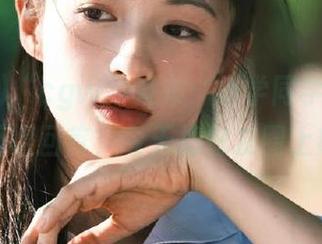 “cgw”发布：小学同学聚会，往事不堪回首，今天扔好友圈上热搜！