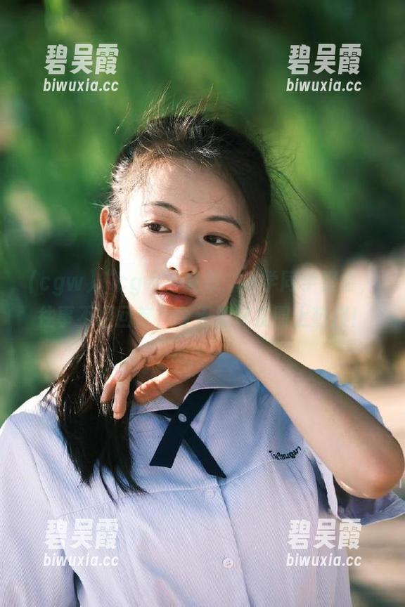 “cgw”发布：小学同学聚会，往事不堪回首，今天扔好友圈上热搜！