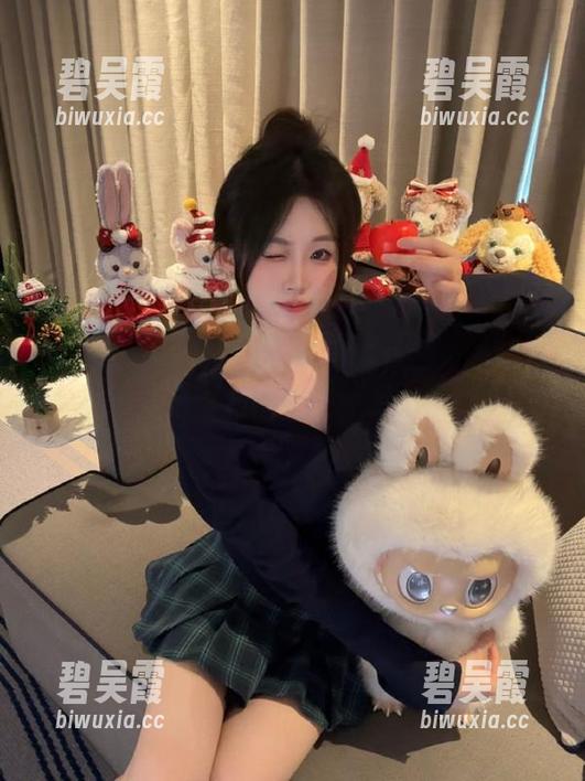 五一吃瓜 快来下载五一吃瓜,今天的热门八卦像拼图,等你来拼接!