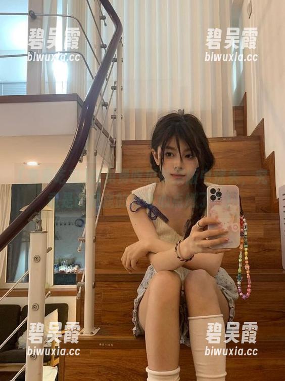 在免费吃瓜苹果版中迷失，究竟是谁把我的好奇心点燃了？！