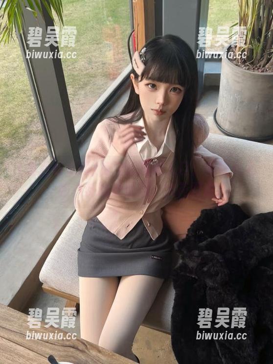 免费吃瓜网入口：当好奇心和八卦精神碰撞，火花四溅
