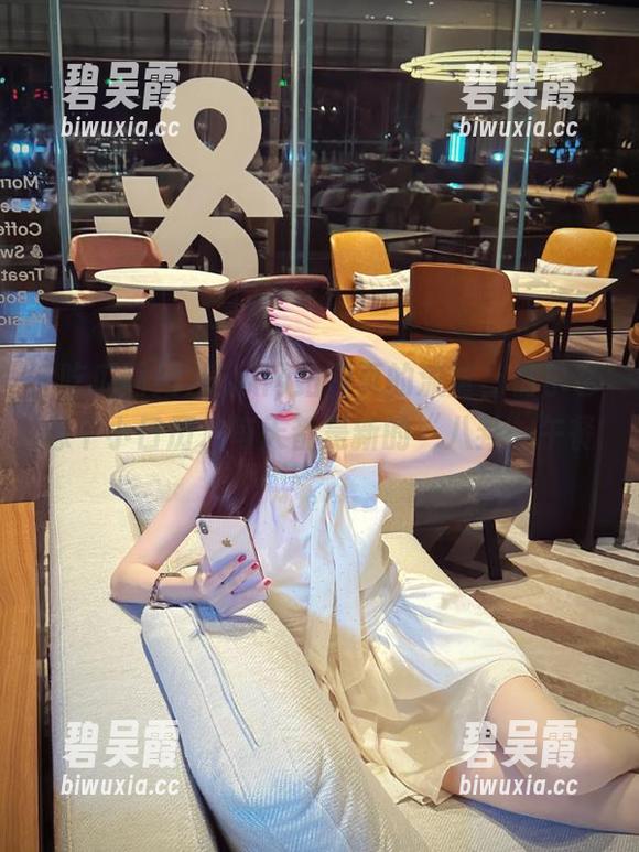 吃瓜网站 吃瓜网站网页的流量,偶尔也像个小日历,每天都是新的“八卦”午餐。