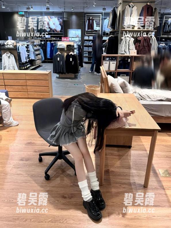 黑料不打烊 黑料网黑料不打烊,直达键盘旁的吃瓜群众,等你来参与撕逼哟!