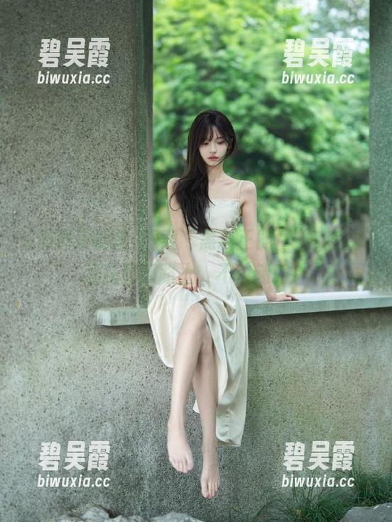 下载“黑料正能量”，你永远在吃瓜路上，不怕迷路！