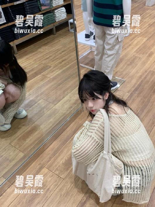 黑料社 “黑料社在线”真是个好地方,观看一会儿,竟然有种难以自拔的感觉。