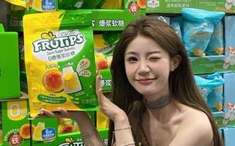 当“黑网料”分享进嘴里，仿佛又回到青春里。